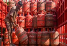 LPG गैस सिलेंडर वितरण पर नई गाइडलाइन: घरेलू उपभोक्ताओं को राहत, शिक्षा और स्वास्थ्य क्षेत्र को प्राथमिकता LPG गैस सिलेंडर वितरण पर नई गाइडलाइन: घरेलू उपभोक्ताओं को राहत, शिक्षा और स्वास्थ्य क्षेत्र को प्राथमिकता