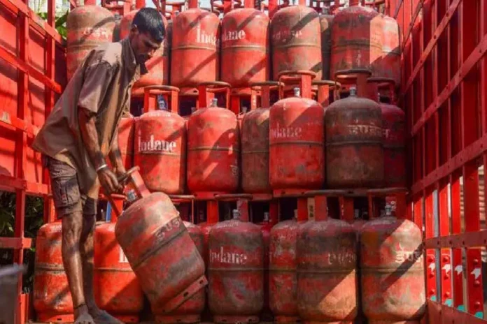 LPG गैस सिलेंडर वितरण पर नई गाइडलाइन: घरेलू उपभोक्ताओं को राहत, शिक्षा और स्वास्थ्य क्षेत्र को प्राथमिकता