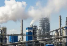 पश्चिम एशिया संकट का असर: भारत में मंडरा रहा यूरिया संकट का खतरा पश्चिम एशिया संकट का असर: भारत में मंडरा रहा यूरिया संकट का खतरा