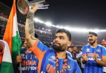 रिंकू सिंह की कमाई BCCI सैलरी, IPL और RSO पद से बढ़ी प्रतिष्ठा ? रिंकू सिंह की कमाई BCCI सैलरी, IPL और RSO पद से बढ़ी प्रतिष्ठा ?