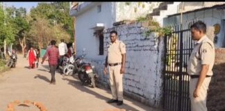 рдкреБрд░рд╛рдиреА рд░рдВрдЬрд┐рд╢ рдиреЗ рд▓рд┐рдпрд╛ рдЦреМрдлрдирд╛рдХ рд░реВрдк: рдзрд╛рд░рджрд╛рд░ рд╣рдерд┐рдпрд╛рд░ рд╕реЗ рд╣рдорд▓рд╛, рдПрдХ рдХреА рдореМрдд, рджреЛ рдШрд╛рдпрд▓ рдШрдЯрдирд╛ рд╕рд░рд╛рдпрдкрд╛рд▓реА рдЭрд┐рд▓рдорд┐рд▓рд╛ рдкрдВрдЪрд╡рди рдирд░реНрд╕рд░реА рдХреЗ рдкрд╛рд╕