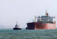 होर्मुज में बढ़ता तनाव: भारतीय जहाजों पर हमले से वैश्विक सप्लाई पर खतरा ? होर्मुज में बढ़ता तनाव: भारतीय जहाजों पर हमले से वैश्विक सप्लाई पर खतरा ?