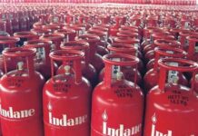 855 FIR और 48000 सिलेंडर ज़ब्त, 141 डिस्ट्रीब्यूटरों पर गिरी गाज ? 855 FIR और 48000 सिलेंडर ज़ब्त, 141 डिस्ट्रीब्यूटरों पर गिरी गाज ?