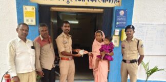 CG News: गरियाबंद पुलिस की मुस्तैदी, महिला की गुम हुई चांदी की करधन 20 मिनट में खोजकर लौटाई
