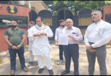 सरकारी अस्पतालों में नकली और घटिया दवाओं का आरोप, कांग्रेस ने राज्यपाल को सौंपा ज्ञापन