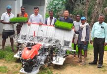 आवेदन पर त्वरित कार्रवाई, किसान को अनुदान पर मिली रोपा लगाने की आधुनिक मशीन