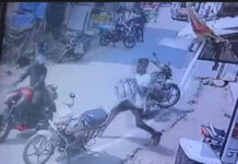 दिनदहाड़े 1 करोड़ की ज्वेलरी लेकर फरार हुआ बदमाश, CCTV में कैद हुई वारदात