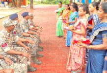 📰 बंदूक से राखी तक: आत्मसमर्पित माओवादियों ने DRG जवानों को बांधी राखी, भाईचारे और शांति का दिया संदेश