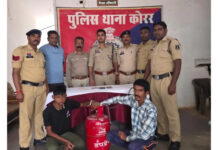 सूने मकान का ताला तोड़कर चोरी, कांकेर में दो आरोपी गिरफ्तार; सोने के गहने, मोबाइल और गैस सिलेंडर बरामद