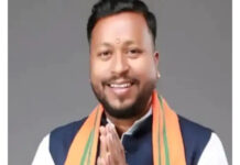 📰 रायपुर में पार्षद कार्यालय में तोड़फोड़ का मामला, महिला गिरफ्तार; अवैध शराब बिक्री की शिकायत के बाद हुआ विवाद