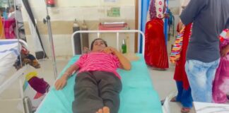 कोरबा में कोबरा ने डसा तो अस्पताल पहुंचा सांप! डॉक्टरों ने मांगी प्रजाति की पहचान, स्नेक कैचर ने किया रेस्क्यू