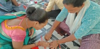भानुप्रतापपुर में पुनर्वासित परिवारों ने बनाया हुनर को रोजगार का जरिया, 700 से ज्यादा राखियां तैयार