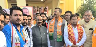 📰 रायपुर में भाजपा ओबीसी मोर्चा का ‘प्रबुद्ध जन सम्मान एवं कार्यकर्ता सम्मेलन’, समाज के प्रबुद्धजनों का हुआ सम्मान