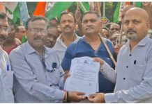 भिलाई स्टील प्लांट में कर्मचारियों का प्रदर्शन, 39 महीने के एरियर्स समेत कई मांगों को लेकर प्रबंधन को ज्ञापन