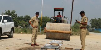 कांकेर में 75 से अधिक मॉडिफाइड साइलेंसर रोलर से नष्ट, पुलिस की सख्त कार्रवाई