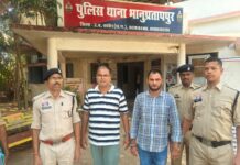 अवैध शराब मामले में दो फरार आरोपी गिरफ्तार, 1.22 लाख से अधिक खाली बोतलें जब्त; कांकेर पुलिस की कार्रवाई