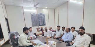 सरायपाली में दीपावली की तैयारियों को लेकर प्रशासन अलर्ट, एसडीएम ने व्यापारी संघ के साथ की अहम बैठक जयस्तंभ चौक, पदमपुर रोड और पटाखा बिक्री स्थल का किया निरीक्षण