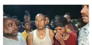🚨 कनहर नदी में फंसा युवक, 2 घंटे बाद सुरक्षित निकाला गया; पुलिस-नगरपालिका और रेस्क्यू टीम ने बचाई जान