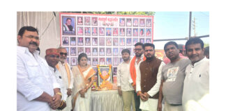 रायपुर में पितृ मोक्ष पितृ भोज कार्यक्रम में शामिल हुए प्रदीप साहू, भक्त माता कर्मा की पूजा-अर्चना कर पूर्वजों को किया नमन