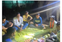 दुर्ग में मोबाइल की रोशनी में जुआ खेलते 7 लोग गिरफ्तार, ₹1.08 लाख से अधिक का सामान जब्त