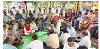 छत्तीसगढ़ में पटवारियों की अनिश्चितकालीन हड़ताल, PV ऐप के विरोध में आंदोलन तेज; वेतन विसंगति और पदोन्नति की मांग